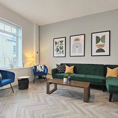 Stott House - Bright Spacious Townhouse 15 Minutes To Central Manchester With Free Parking Villa Exterior photo