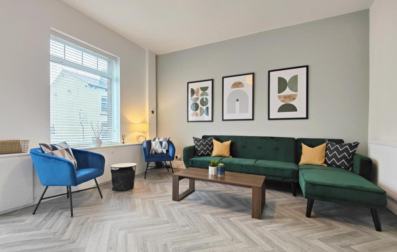 Stott House - Bright Spacious Townhouse 15 Minutes To Central Manchester With Free Parking Villa Exterior photo